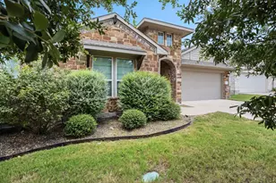 140 W Highfield St, Hutto, TX 78634 - Photo 4