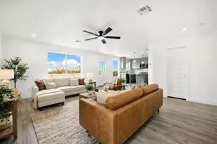 13501 Sierra Wind Ln, Elgin, TX 78621 - Photo 4