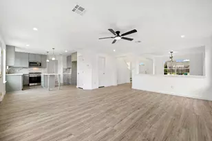 13501 Sierra Wind Ln, Elgin, TX 78621 - Photo 6