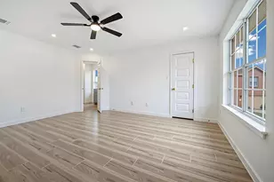 13501 Sierra Wind Ln, Elgin, TX 78621 - Photo 16