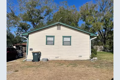 1510 E Fannin Street, Luling, TX 78648 - Photo 6