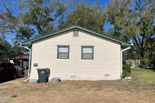 1510 E Fannin St, Luling, TX 78648 - Photo 6