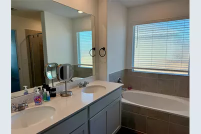 391 Barcelona, Kyle, TX 78640 - Photo 6