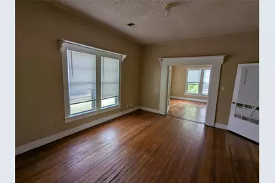 301 Park Street, Taylor, TX 76574 - Photo 4