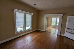 301 Park St, Taylor, TX 76574 - Photo 4