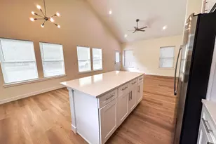 815 5th St, Lockhart, TX 78644 - Photo 8