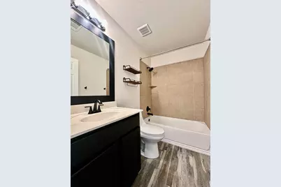 417 Bandara Woods Boulevard, Elgin, TX 78621 - Photo 18