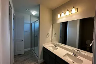 109 Riverhill Dr Dr, Georgetown, TX 78628 - Photo 14