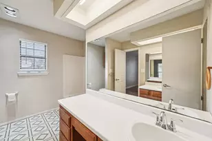 1800 Cedarlawn St, Taylor, TX 76574 - Photo 10