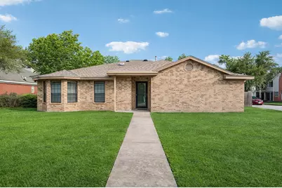 1800 Cedarlawn Street, Taylor, TX 76574 - Photo 1
