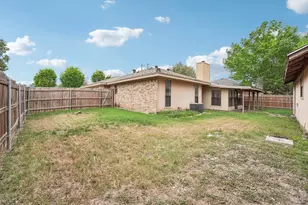 1800 Cedarlawn St, Taylor, TX 76574 - Photo 18