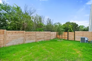 401 N Bluff Dr, Austin, TX 78745 - Photo 32