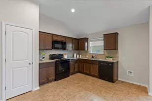 123 Saranac Dr, Elgin, TX 78621 - Photo 8