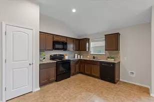 123 Saranac Dr, Elgin, TX 78621 - Photo 8