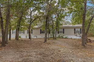 120 Twin Oaks Rd, Elgin, TX 78621 - Photo 1