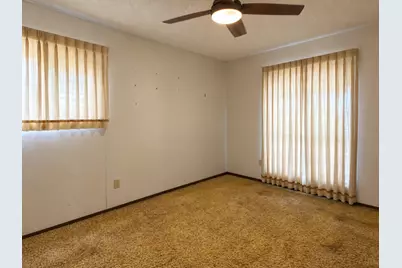 704 Drake Lane, Taylor, TX 76574 - Photo 10