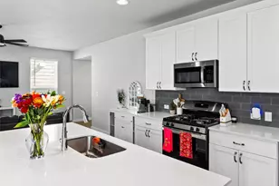 156 Appleberry Ln, Elgin, TX 78621 - Photo 8