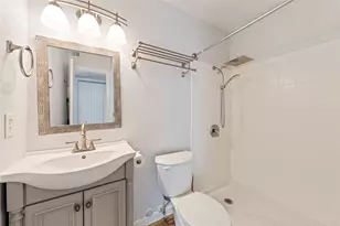 2124 Burton Dr, Austin, TX 78741 - Photo 12