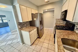 1913 Magazine St, Austin, TX 78727 - Photo 2