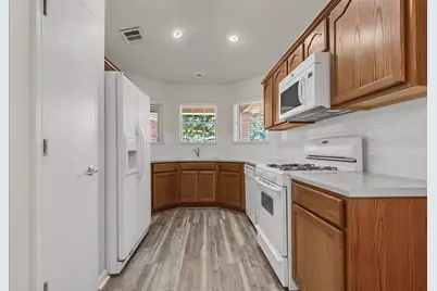 5605 Bentsen Lane, Austin, TX 78723 - Photo 4