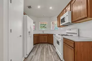 5605 Bentsen Ln, Austin, TX 78723 - Photo 4