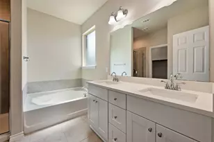 4004 Harbor Point Dr, Pflugerville, TX 78660 - Photo 24