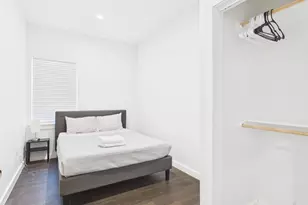 1010 W 26th St, Austin, TX 78705 - Photo 10