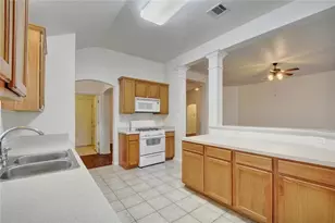2624 Century Park Blvd, Austin, TX 78727 - Photo 12