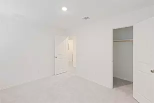 336 Cowpoke Dr, Jarrell, TX 76537 - Photo 16