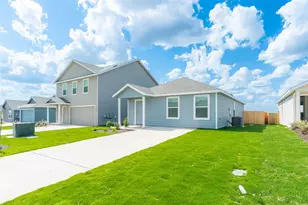 336 Cowpoke Dr, Jarrell, TX 76537 - Photo 4