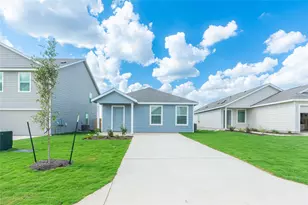336 Cowpoke Dr, Jarrell, TX 76537 - Photo 2