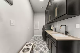 8 Hightrail Way, The Hills, TX 78738 - Photo 12