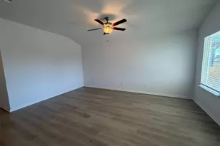 742 Universal Dr, Hutto, TX 78634 - Photo 6