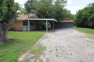 741 W Bell St, Bartlett, TX 76511 - Photo 16