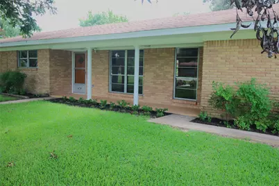 741 W Bell Street, Bartlett, TX 76511 - Photo 2