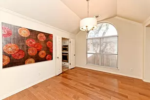 13004 Scofield Farms Dr, Austin, TX 78727 - Photo 6