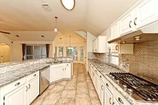 13004 Scofield Farms Dr, Austin, TX 78727 - Photo 6