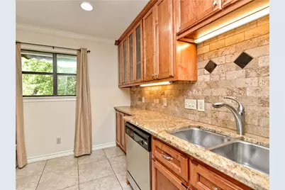 407 E 45th Street #210, Austin, TX 78751 - Photo 6