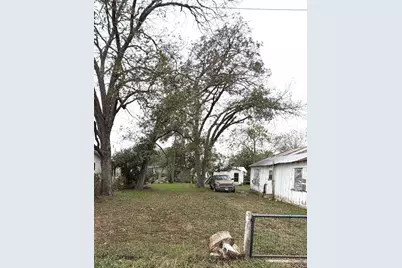 000 Persimmon Street, Lockhart, TX 78644 - Photo 4