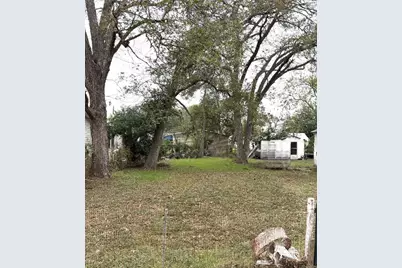 000 Persimmon Street, Lockhart, TX 78644 - Photo 2