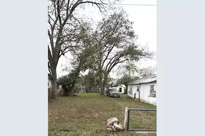 000 Persimmon Street, Lockhart, TX 78644 - Photo 4