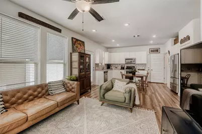 8007 Mellencamp Drive, Austin, TX 78744 - Photo 6