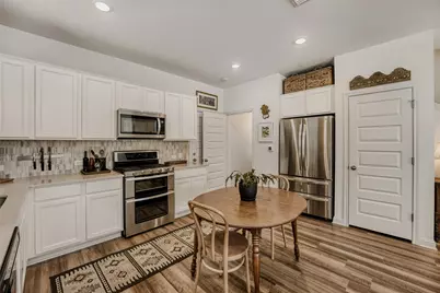 8007 Mellencamp Drive, Austin, TX 78744 - Photo 10