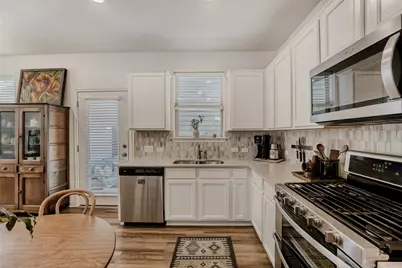 8007 Mellencamp Drive, Austin, TX 78744 - Photo 8