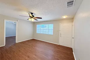 12102 Arrowwood Dr, Austin, TX 78727 - Photo 4