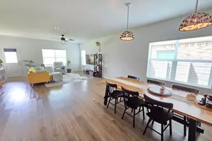 208 Wolf Springs Rd, Georgetown, TX 78628 - Photo 14