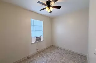 251 Zimmerman Ave, Bastrop, TX 78602 - Photo 6