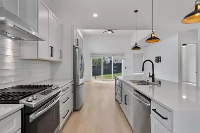 4712 Reyes Street #1, Austin, TX 78721 - Photo 8