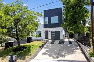 4712 Reyes St, Austin, TX 78721 - Photo 2