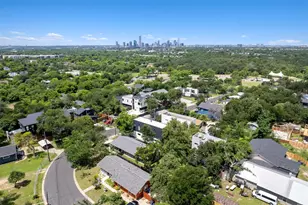 4712 Reyes St, Austin, TX 78721 - Photo 38
